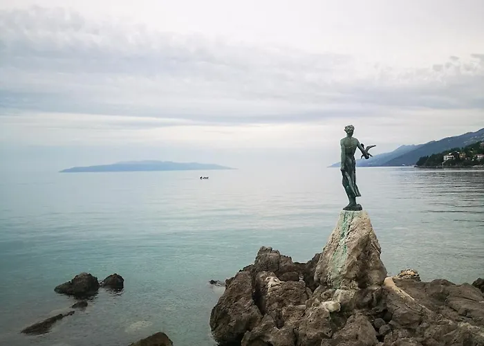 Volosko - 50m To The Sea * أوباتيا