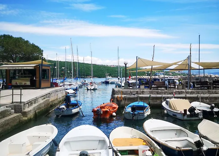 Volosko - 50m To The Sea شقة أوباتيا