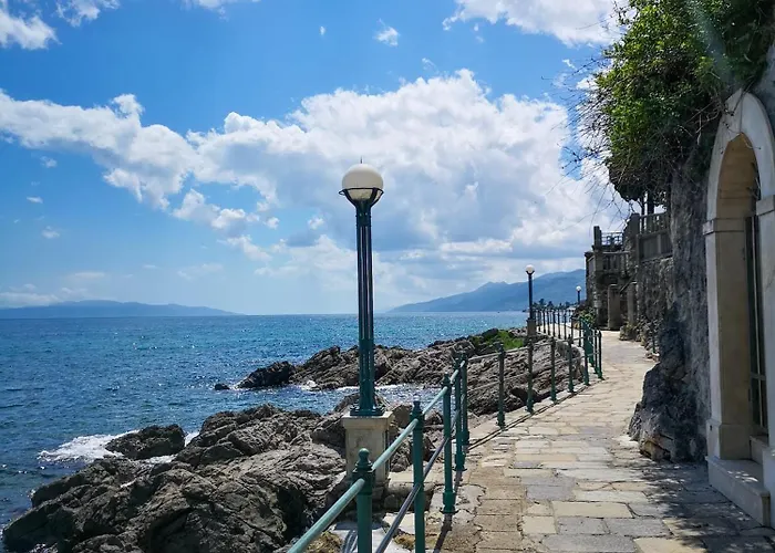 Volosko - 50m To The Sea Apartment Opatija